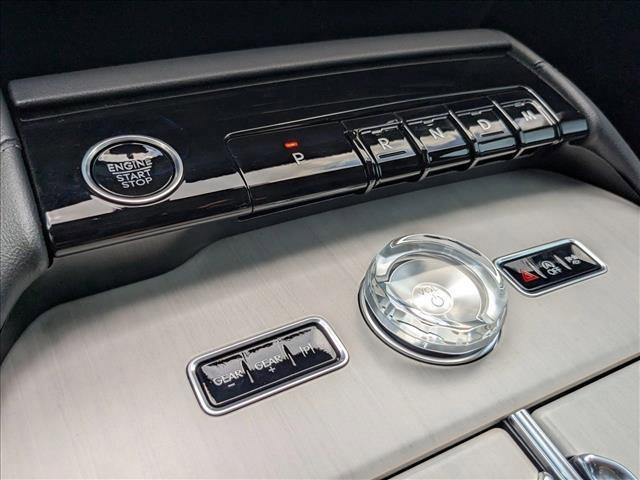 new 2025 Lincoln Navigator car, priced at $101,928