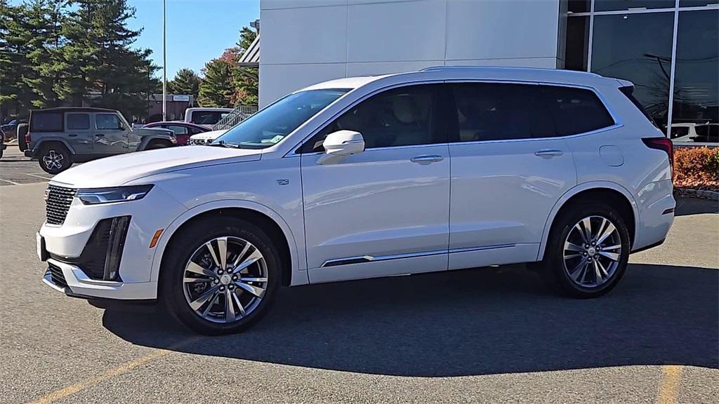 used 2024 Cadillac XT6 car, priced at $43,000