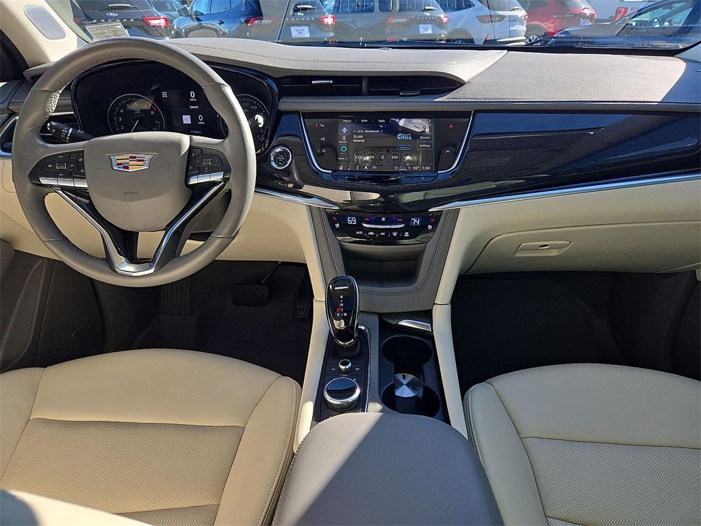 used 2024 Cadillac XT6 car, priced at $43,000