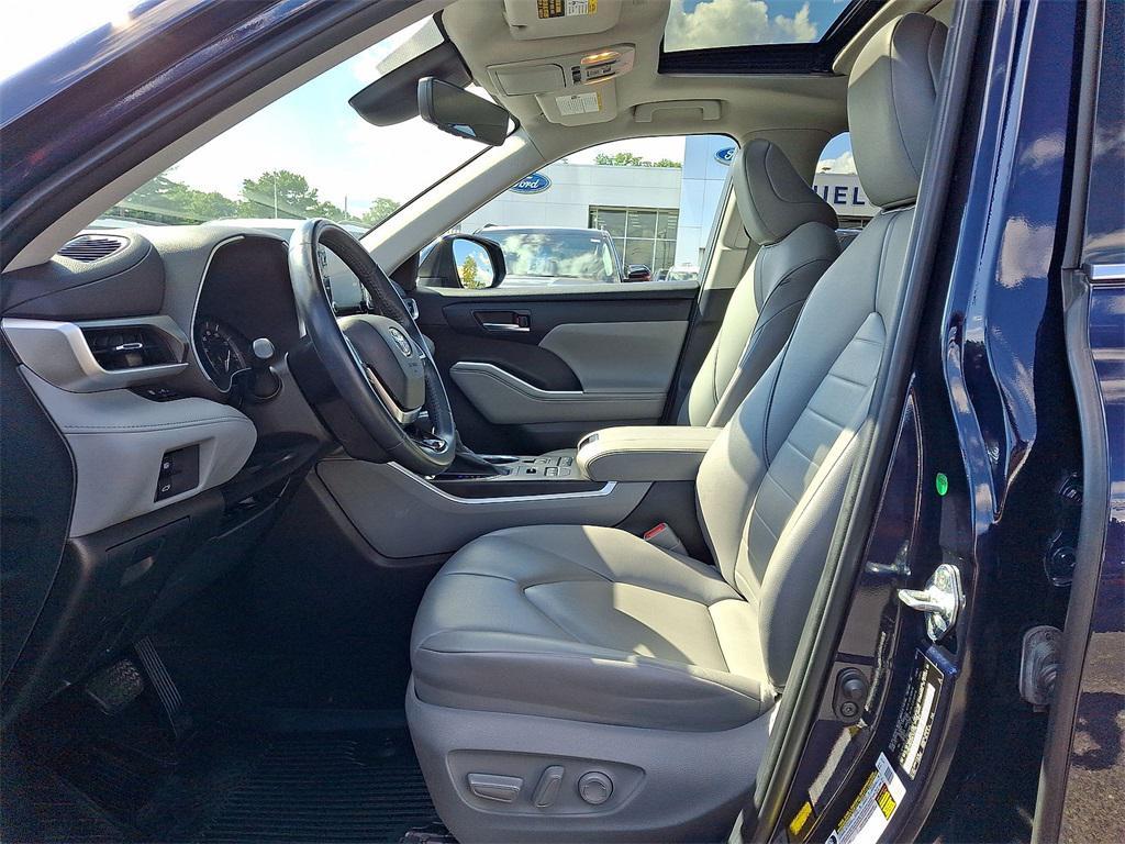 used 2021 Toyota Highlander car, priced at $30,000