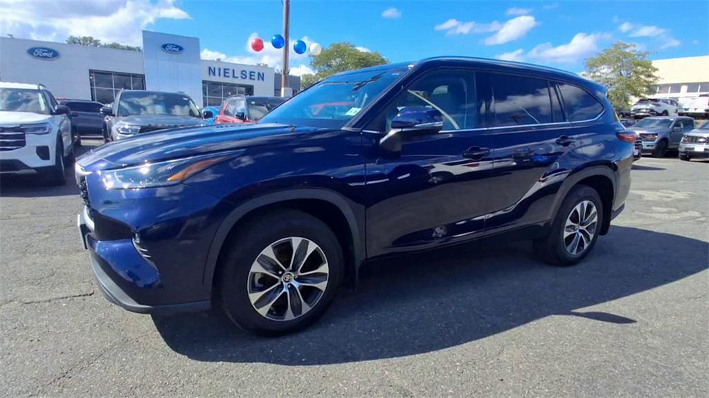 used 2021 Toyota Highlander car, priced at $30,000
