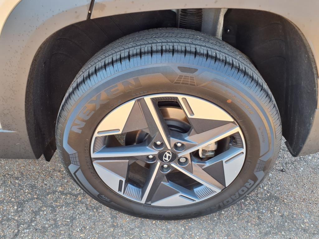 used 2025 Hyundai TUCSON Hybrid car, priced at $32,871