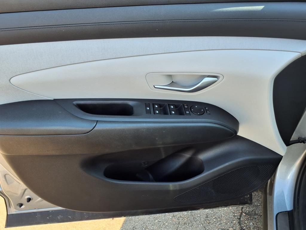 used 2025 Hyundai TUCSON Hybrid car, priced at $32,871