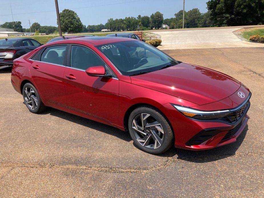 new 2024 Hyundai Elantra car, priced at $25,775