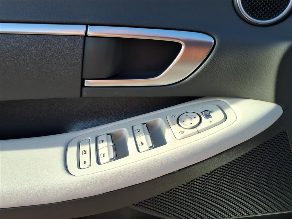 new 2025 Hyundai Sonata car, priced at $27,257