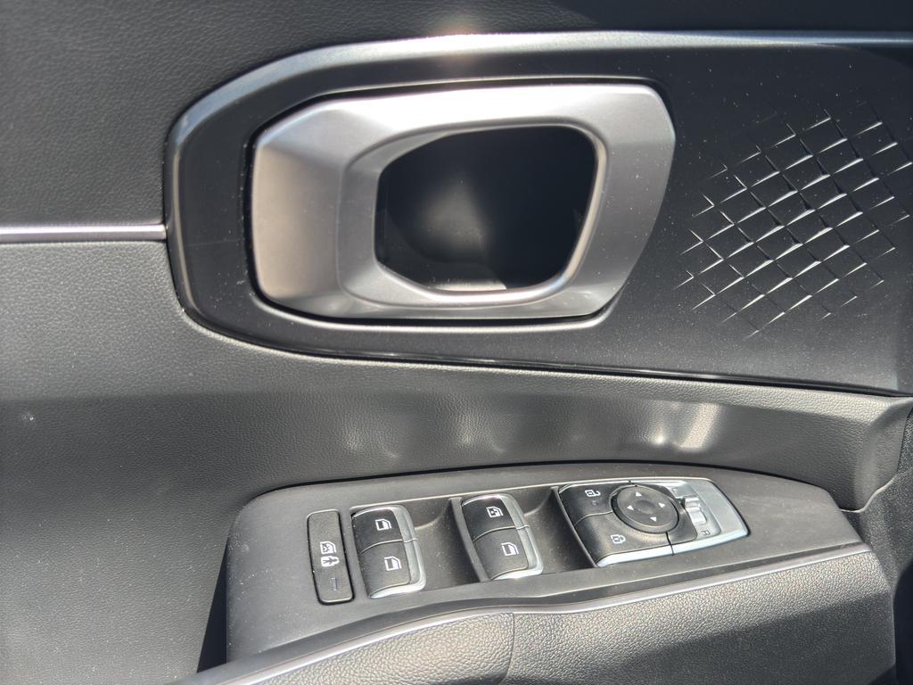 used 2025 Kia Sorento car, priced at $31,988