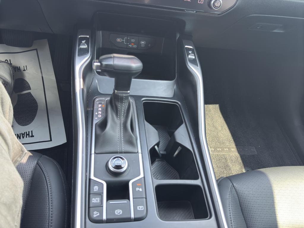 used 2025 Kia Sorento car, priced at $31,988