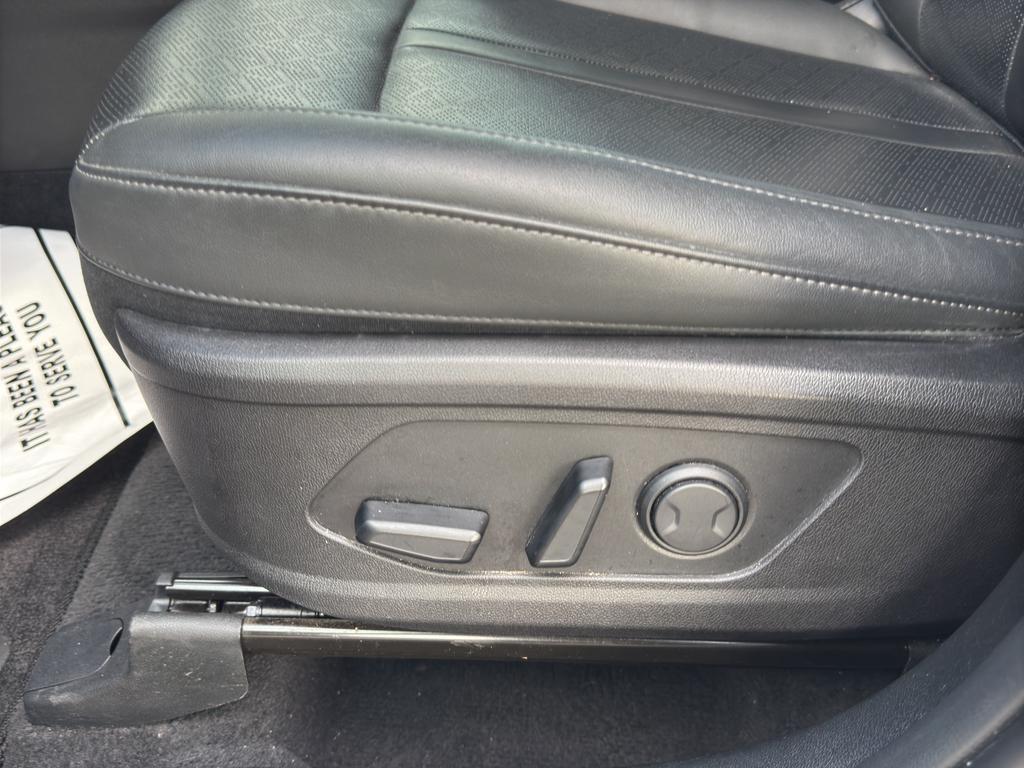 used 2023 Kia Sorento car, priced at $30,888