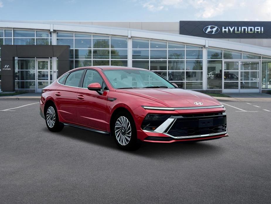 new 2025 Hyundai Sonata Hybrid car, priced at $33,180