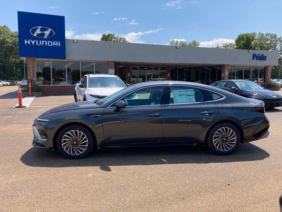 new 2024 Hyundai Sonata Hybrid car, priced at $30,849