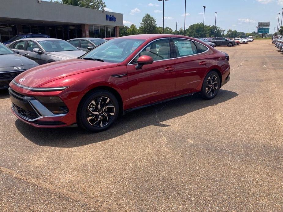 new 2024 Hyundai Sonata car, priced at $27,064