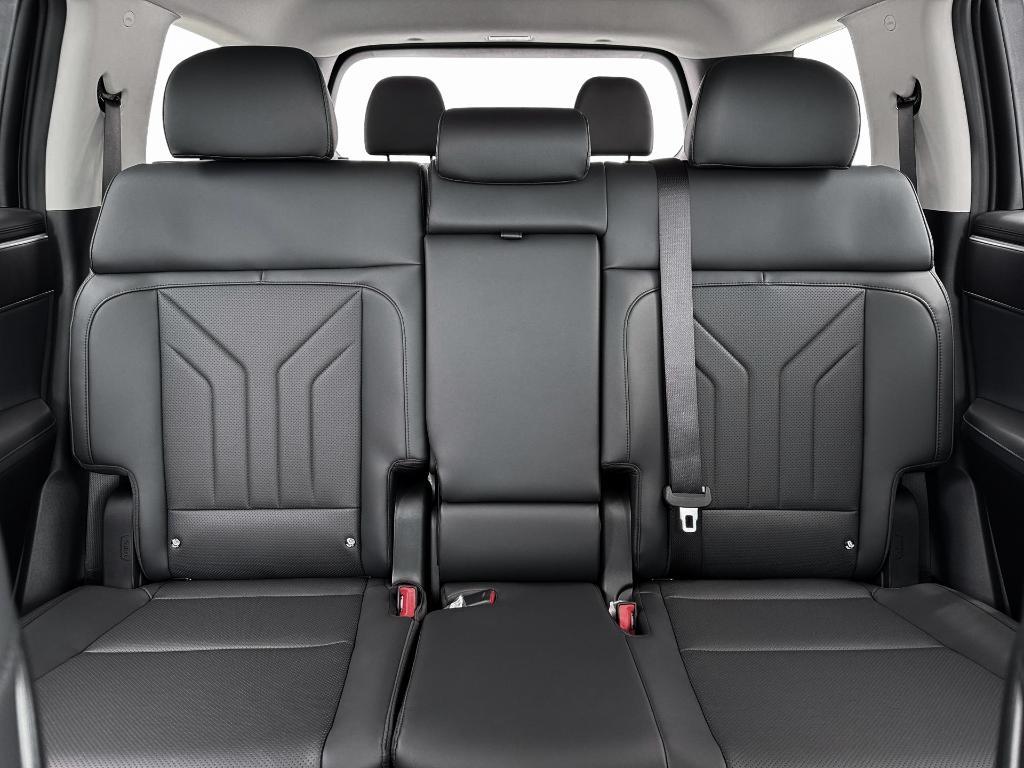 new 2026 Hyundai SANTA FE HEV car, priced at $40,177