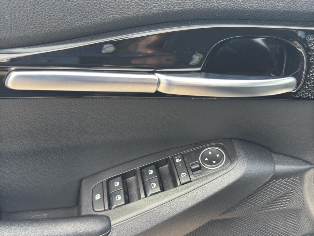 used 2025 Kia Seltos car, priced at $23,488