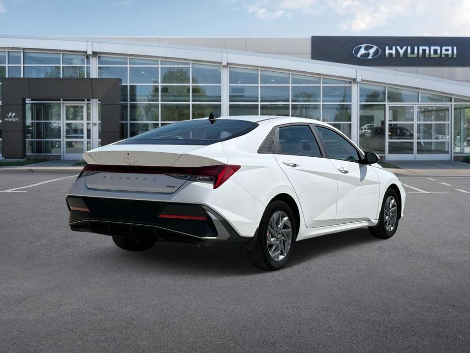 new 2025 Hyundai Elantra HEV car