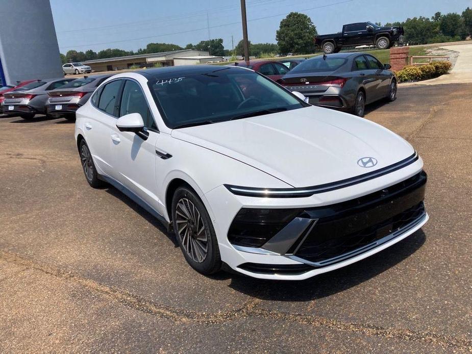 new 2024 Hyundai Sonata Hybrid car, priced at $39,360