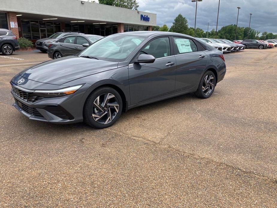 new 2024 Hyundai Elantra car, priced at $25,738