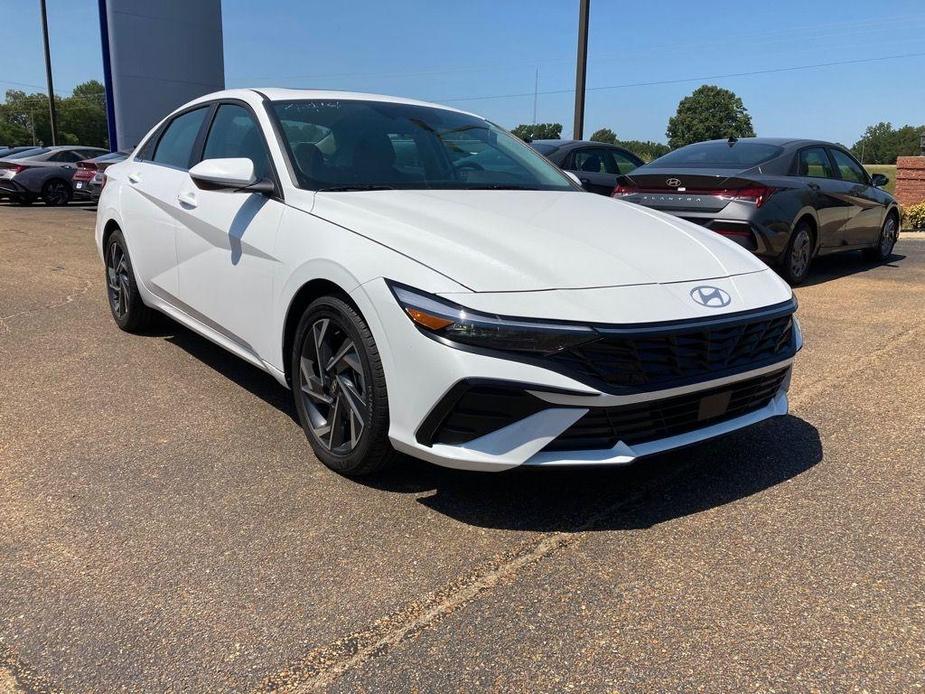 new 2024 Hyundai Elantra car, priced at $25,357