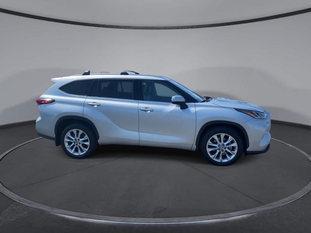 used 2023 Toyota Highlander car, priced at $38,416