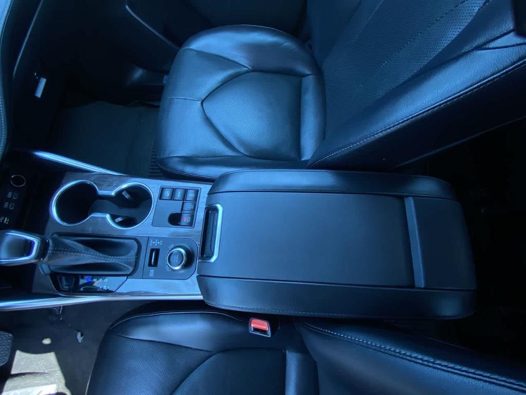 used 2023 Toyota Highlander car, priced at $38,416
