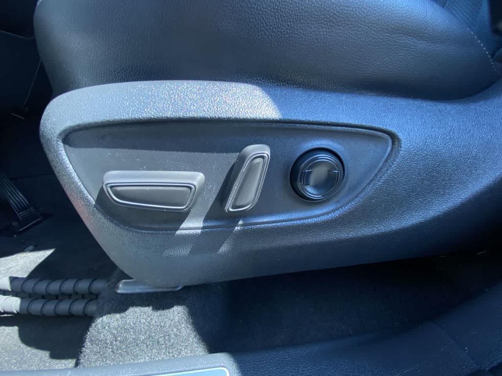 used 2023 Toyota Highlander car, priced at $38,416