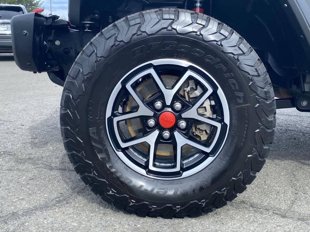 used 2021 Jeep Gladiator car, priced at $38,782