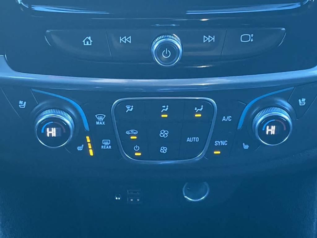 used 2023 Chevrolet Traverse car, priced at $37,887