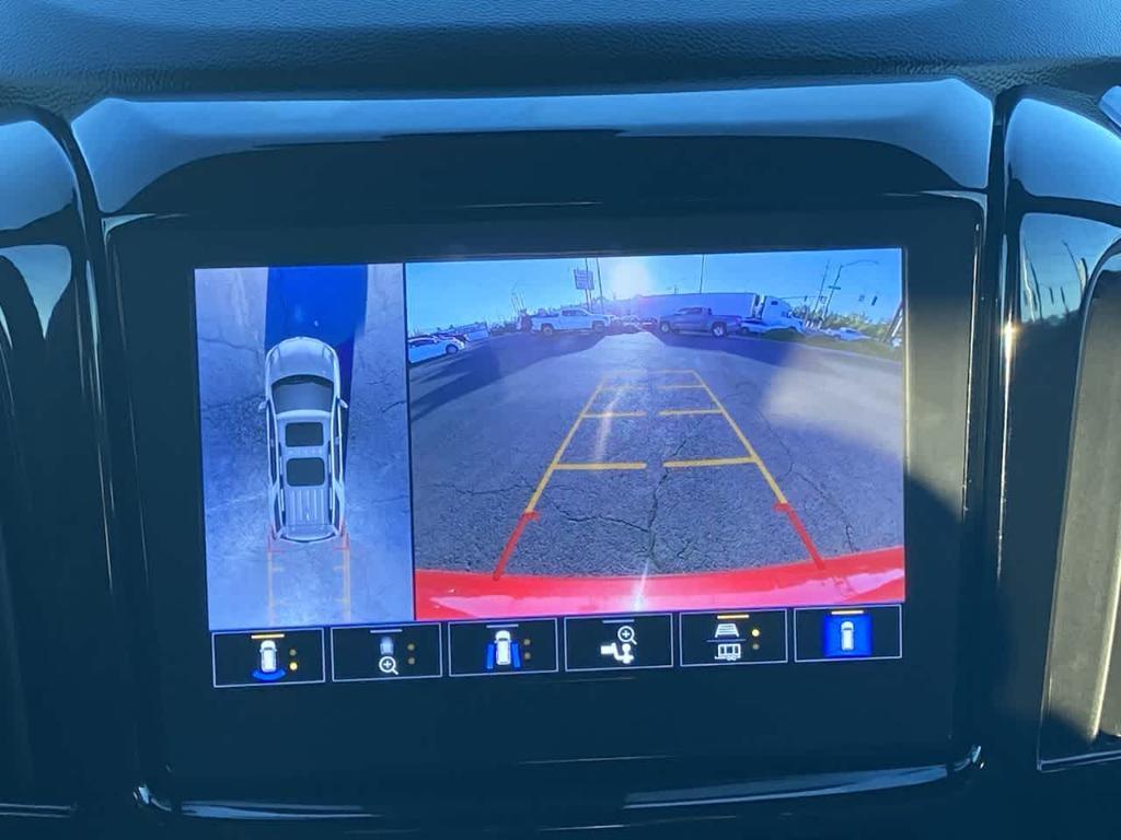 used 2023 Chevrolet Traverse car, priced at $37,887