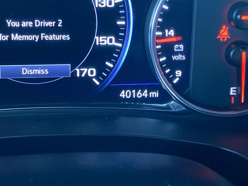 used 2023 Chevrolet Traverse car, priced at $37,887