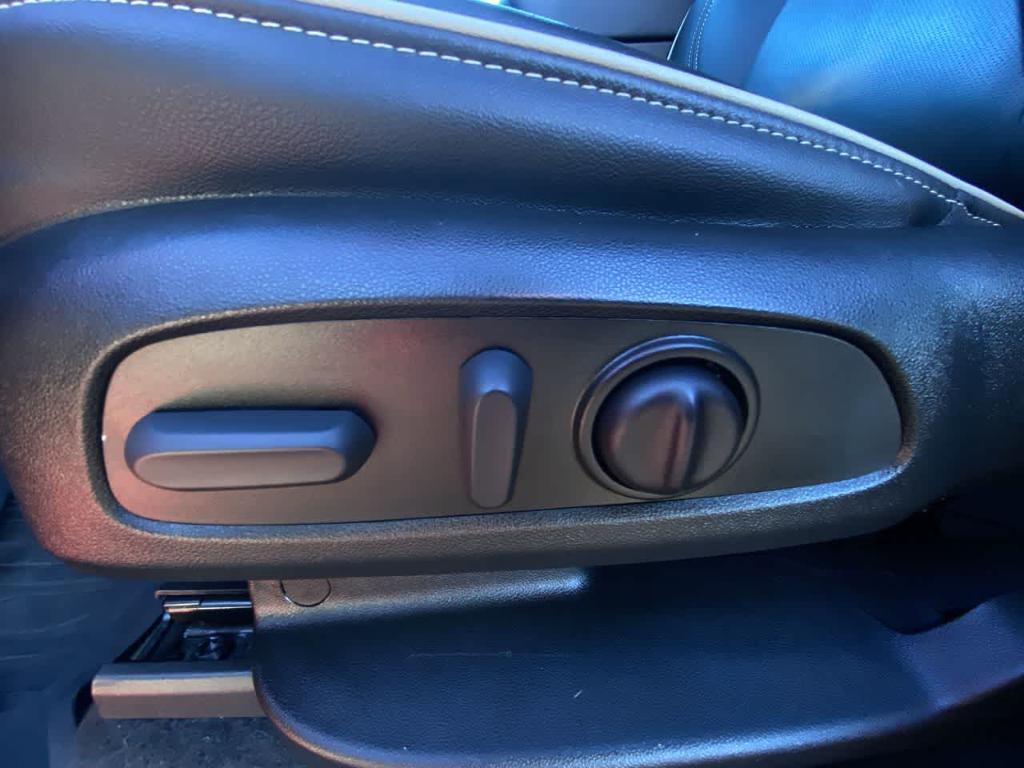 used 2023 Chevrolet Traverse car, priced at $37,887