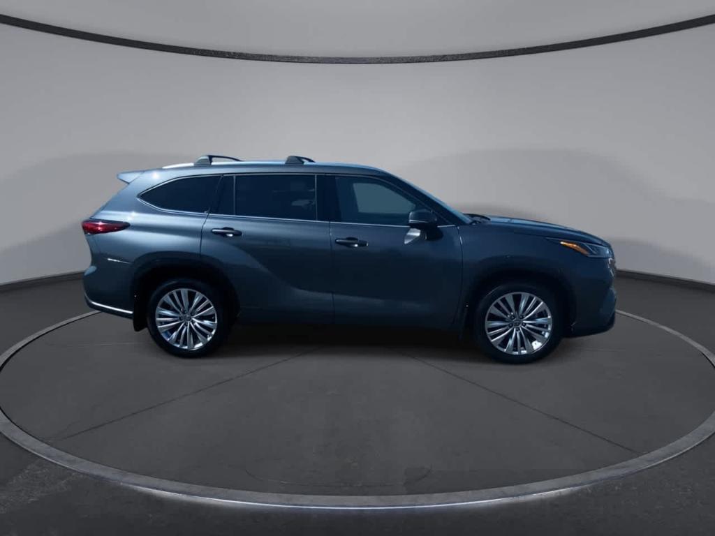 used 2023 Toyota Highlander car, priced at $42,756
