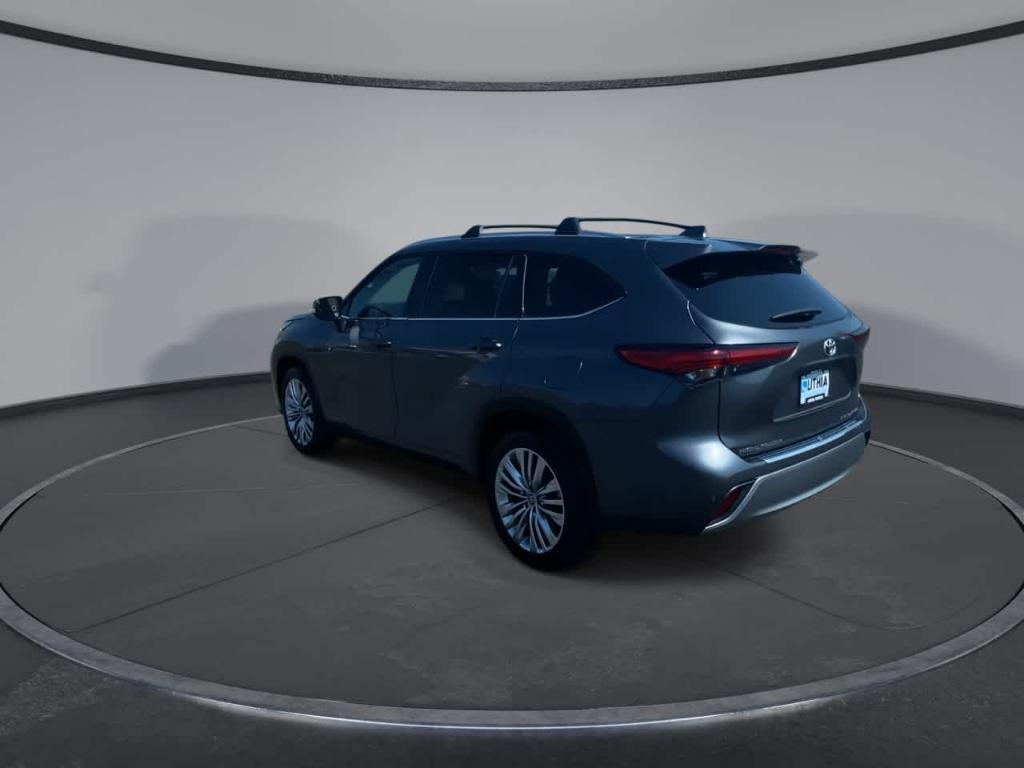 used 2023 Toyota Highlander car, priced at $42,756