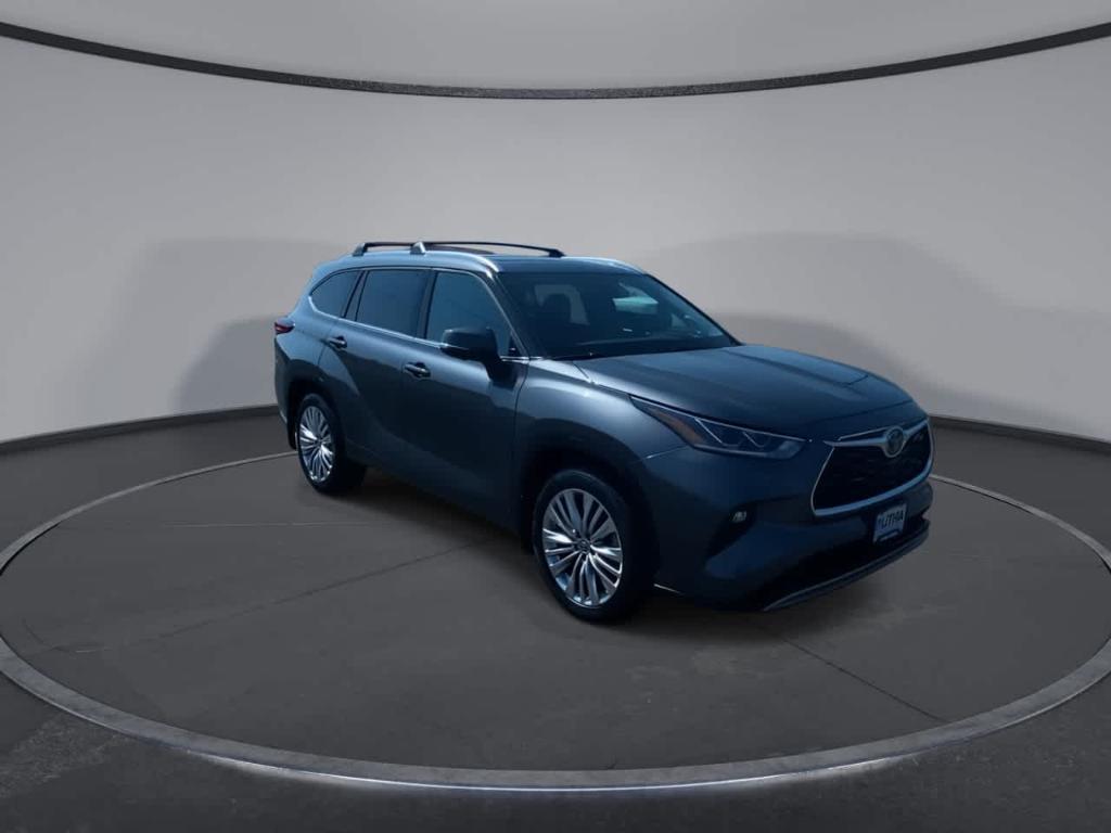 used 2023 Toyota Highlander car, priced at $42,756