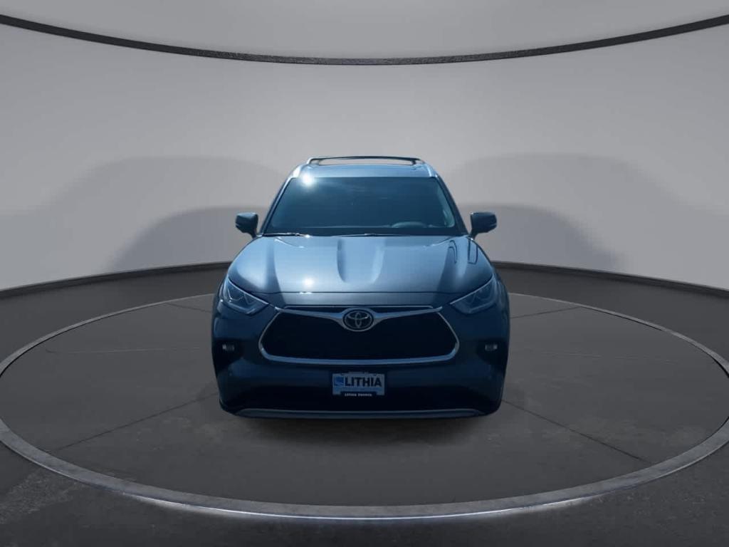 used 2023 Toyota Highlander car, priced at $42,756