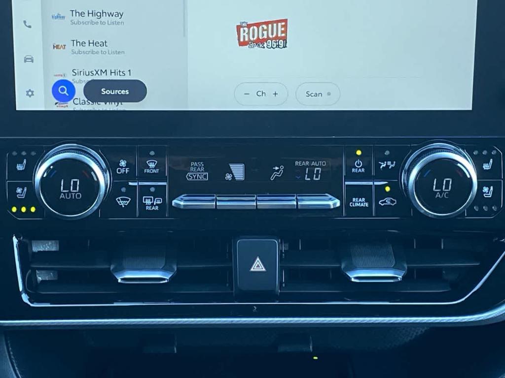 used 2023 Toyota Highlander car, priced at $42,756