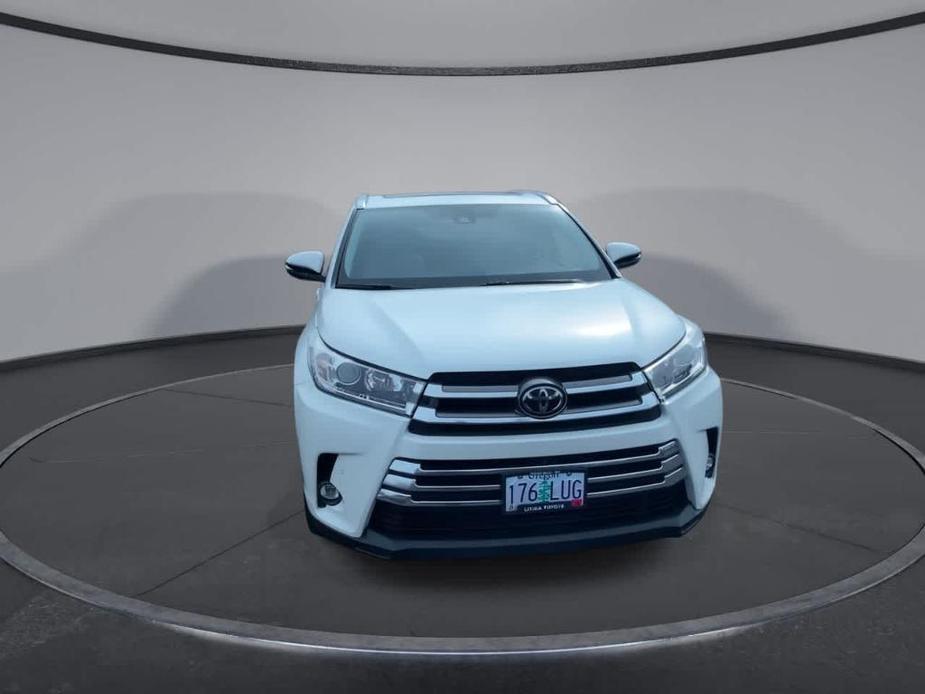 used 2019 Toyota Highlander car, priced at $28,897