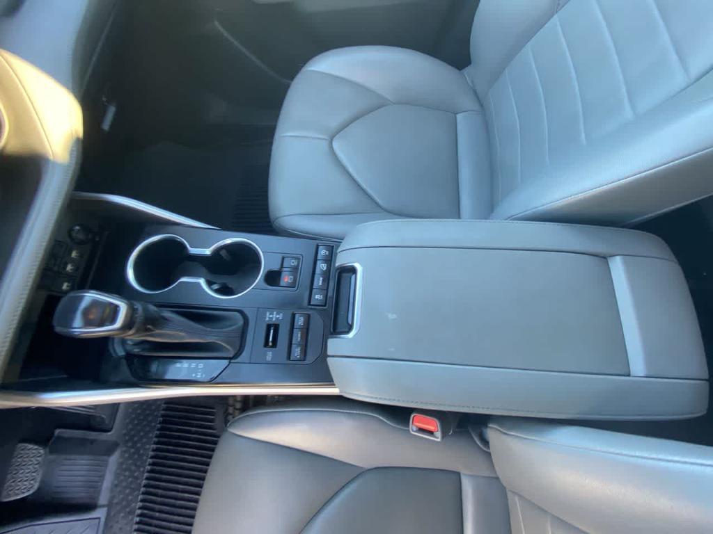 used 2021 Toyota Highlander car, priced at $31,682