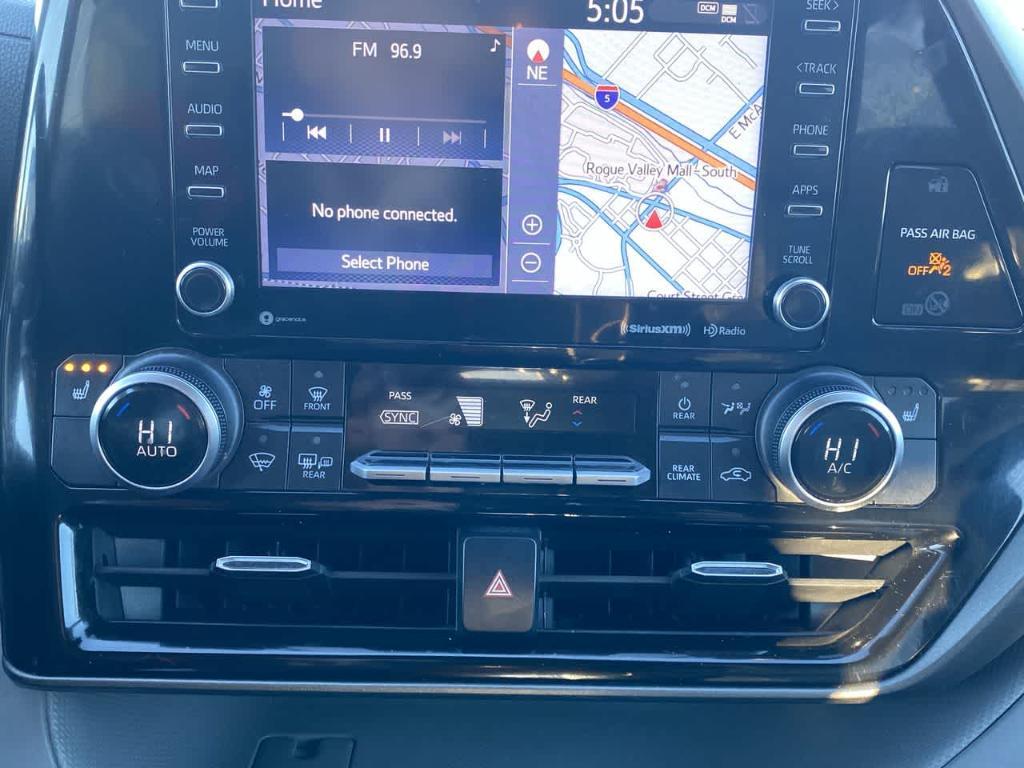 used 2021 Toyota Highlander car, priced at $31,682