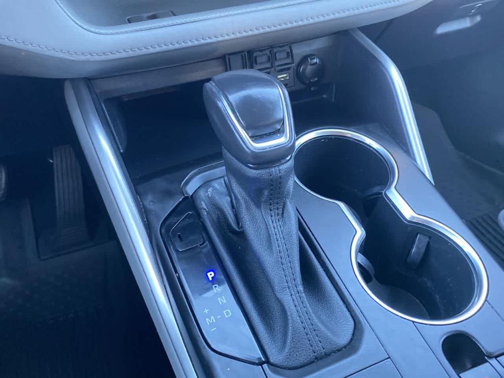 used 2021 Toyota Highlander car, priced at $31,682