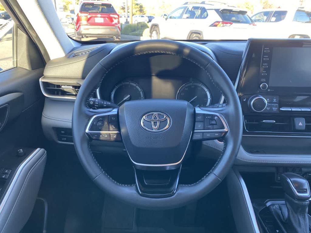 used 2021 Toyota Highlander car, priced at $31,682