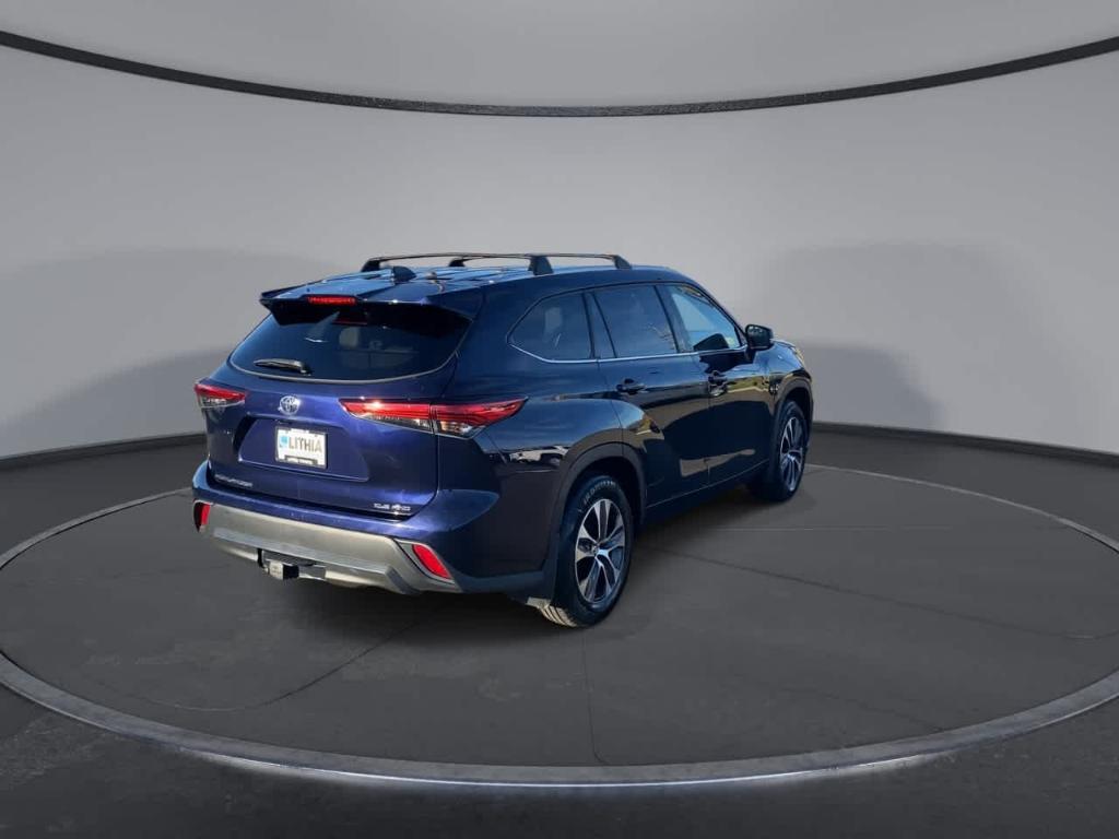 used 2021 Toyota Highlander car, priced at $31,682