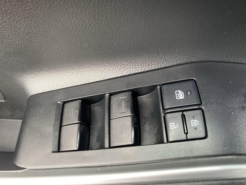 used 2021 Toyota Highlander car, priced at $34,537