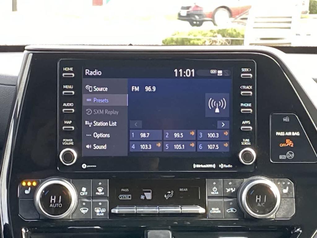 used 2021 Toyota Highlander car, priced at $34,537