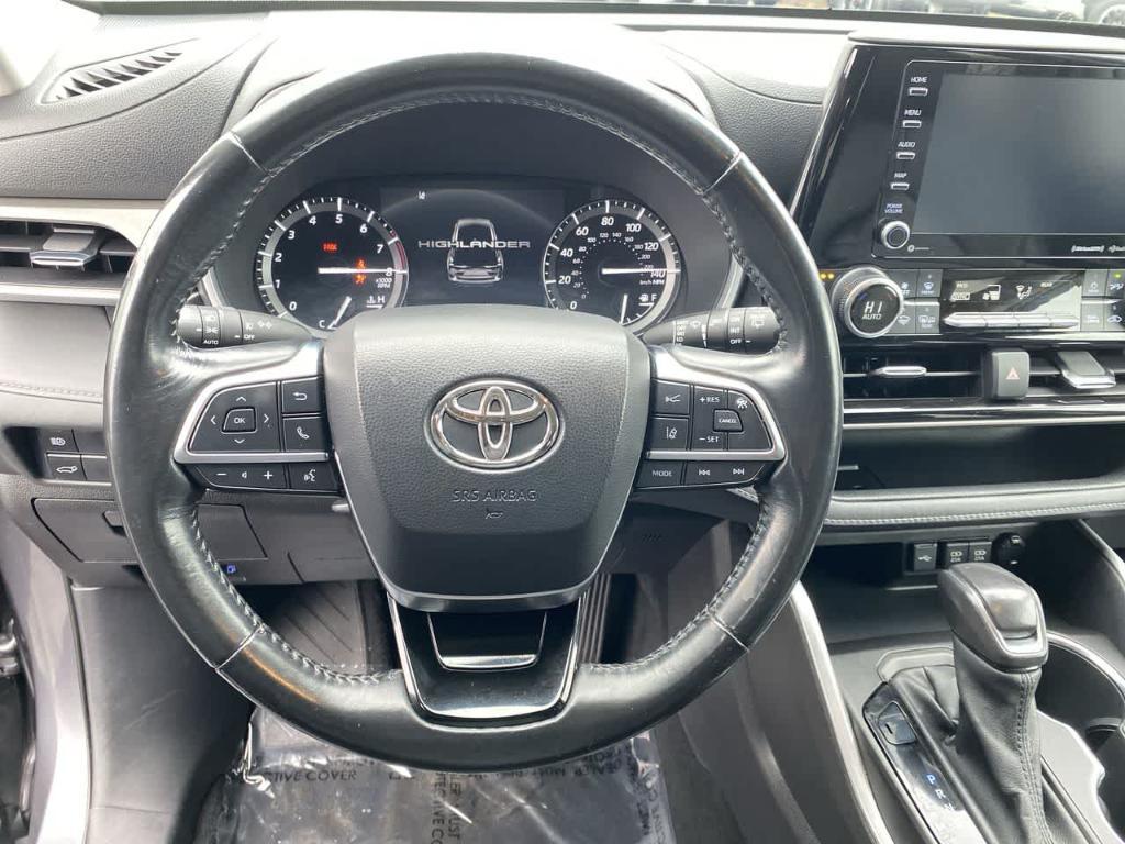 used 2021 Toyota Highlander car, priced at $33,474