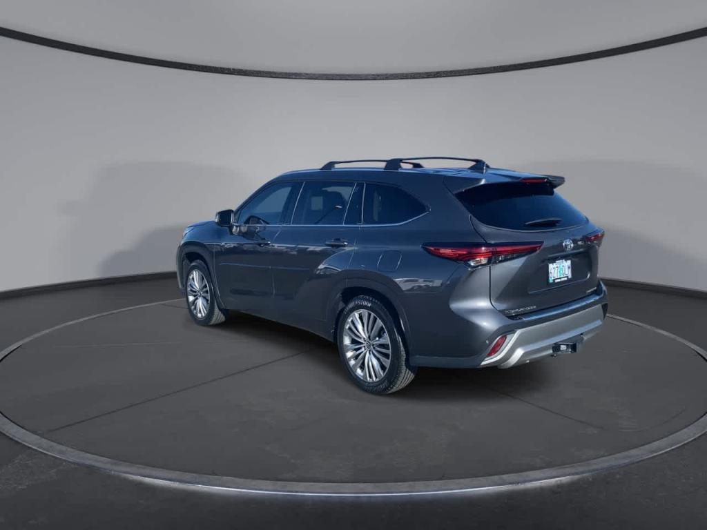 used 2023 Toyota Highlander car, priced at $38,882