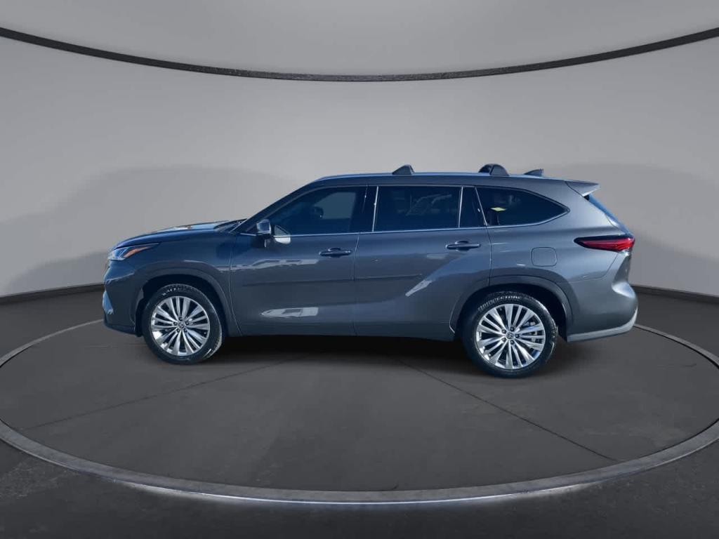 used 2023 Toyota Highlander car, priced at $38,882