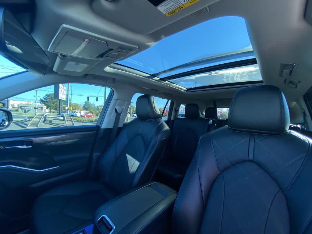 used 2023 Toyota Highlander car, priced at $38,882