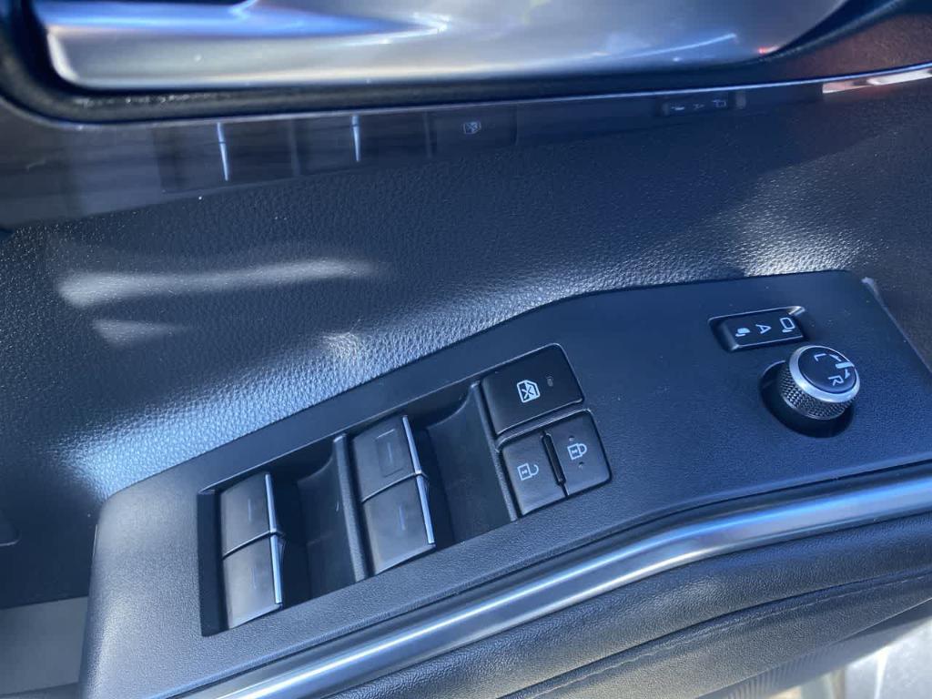 used 2023 Toyota Highlander car, priced at $38,882