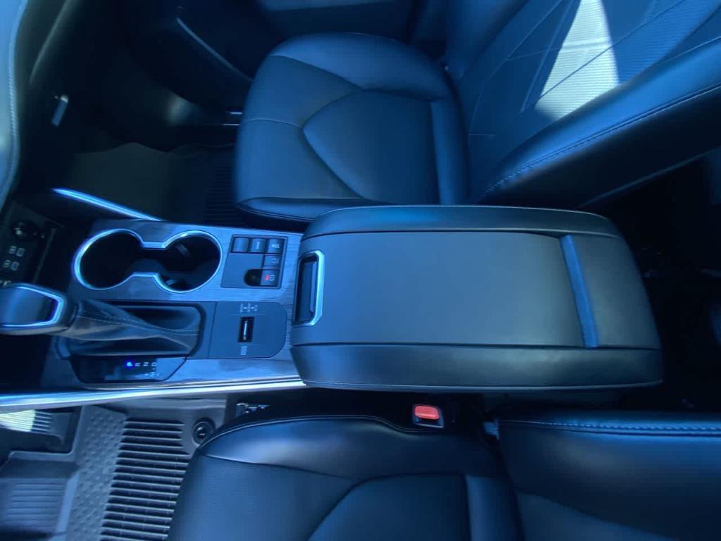 used 2023 Toyota Highlander car, priced at $38,882