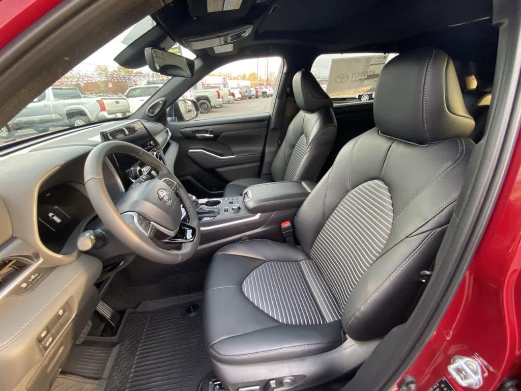 new 2026 Toyota Highlander car, priced at $51,423