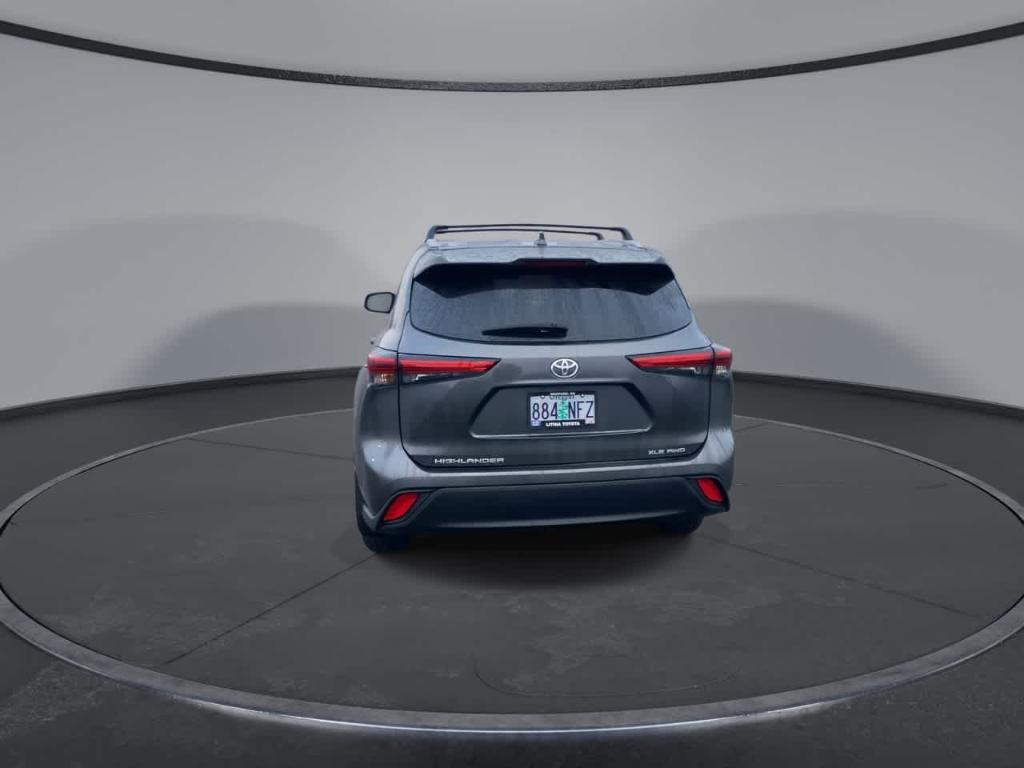 used 2022 Toyota Highlander car, priced at $37,862